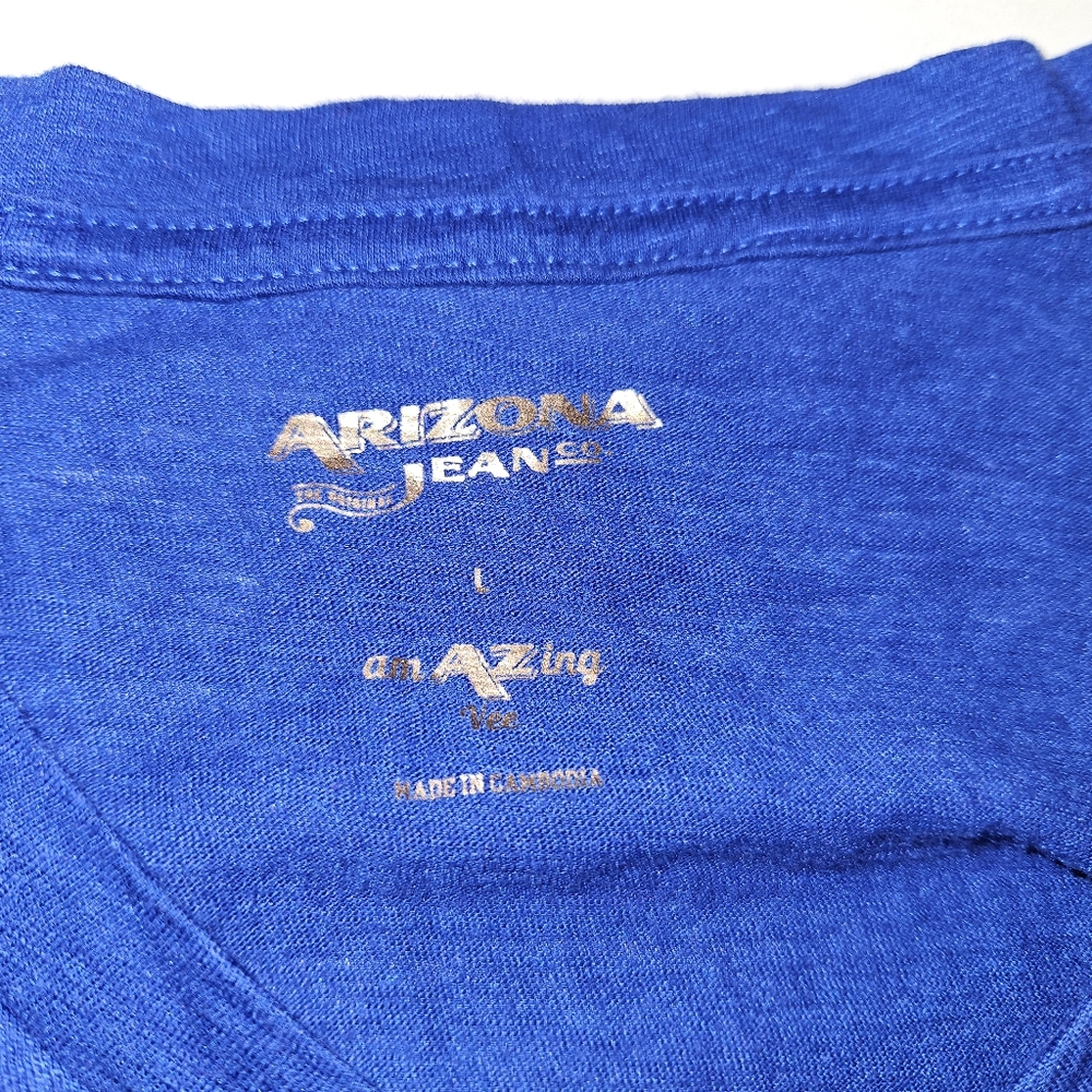 Arizona Junior's Tee Size Large No Stains No Tears - Picture 5 of 5
